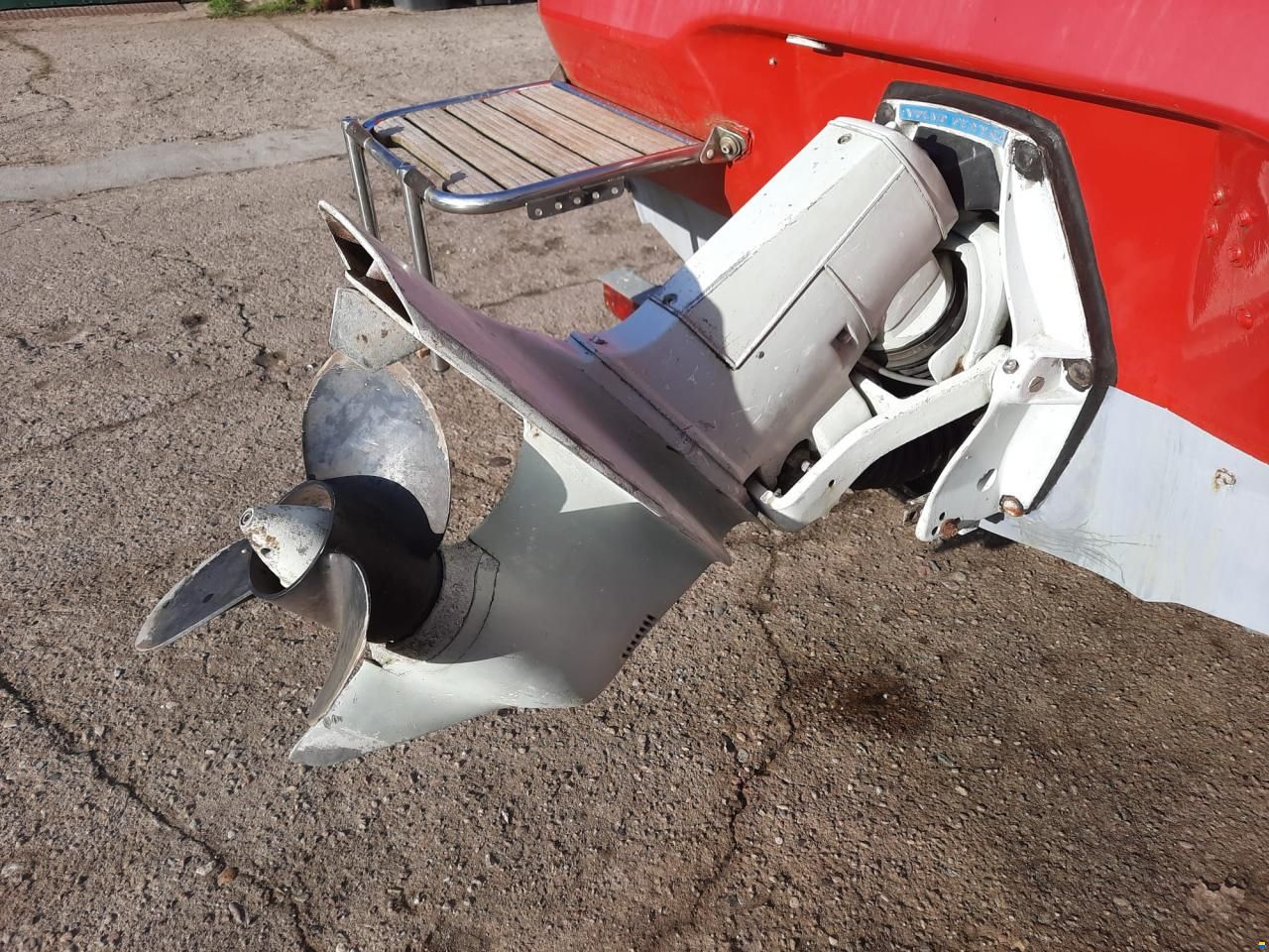 Reinell V1701