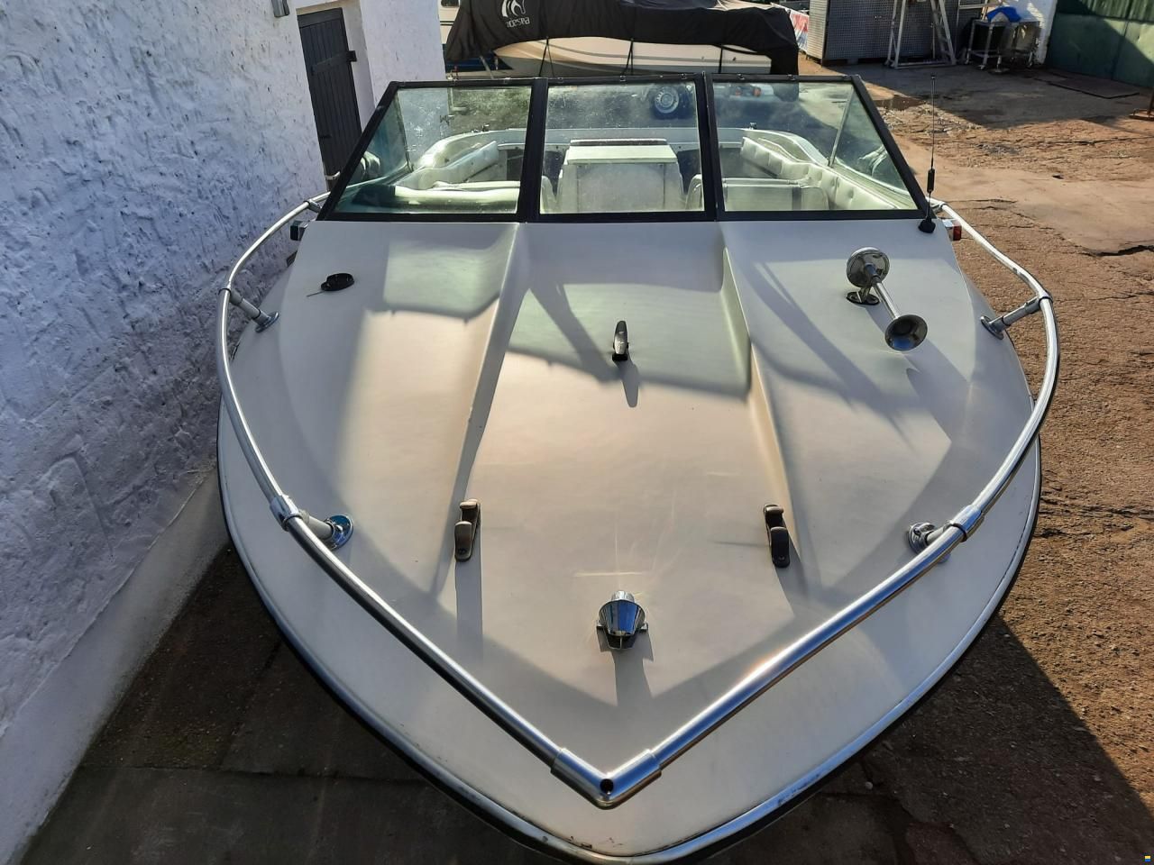 Reinell V1701
