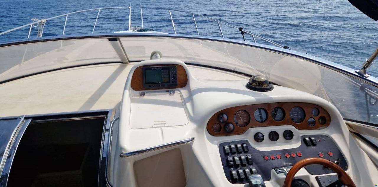 Sunseeker Mustique 42