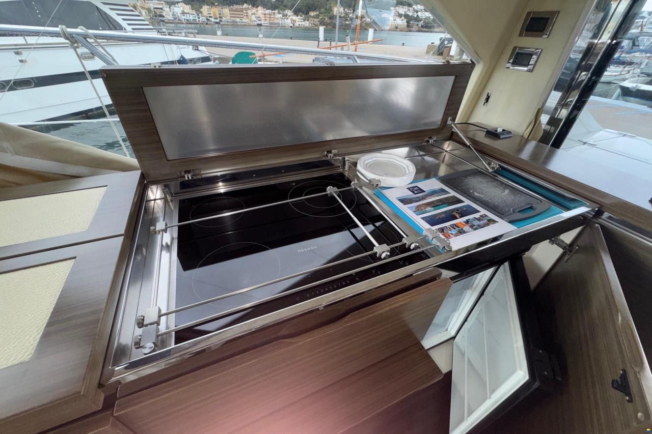 Azimut 55S