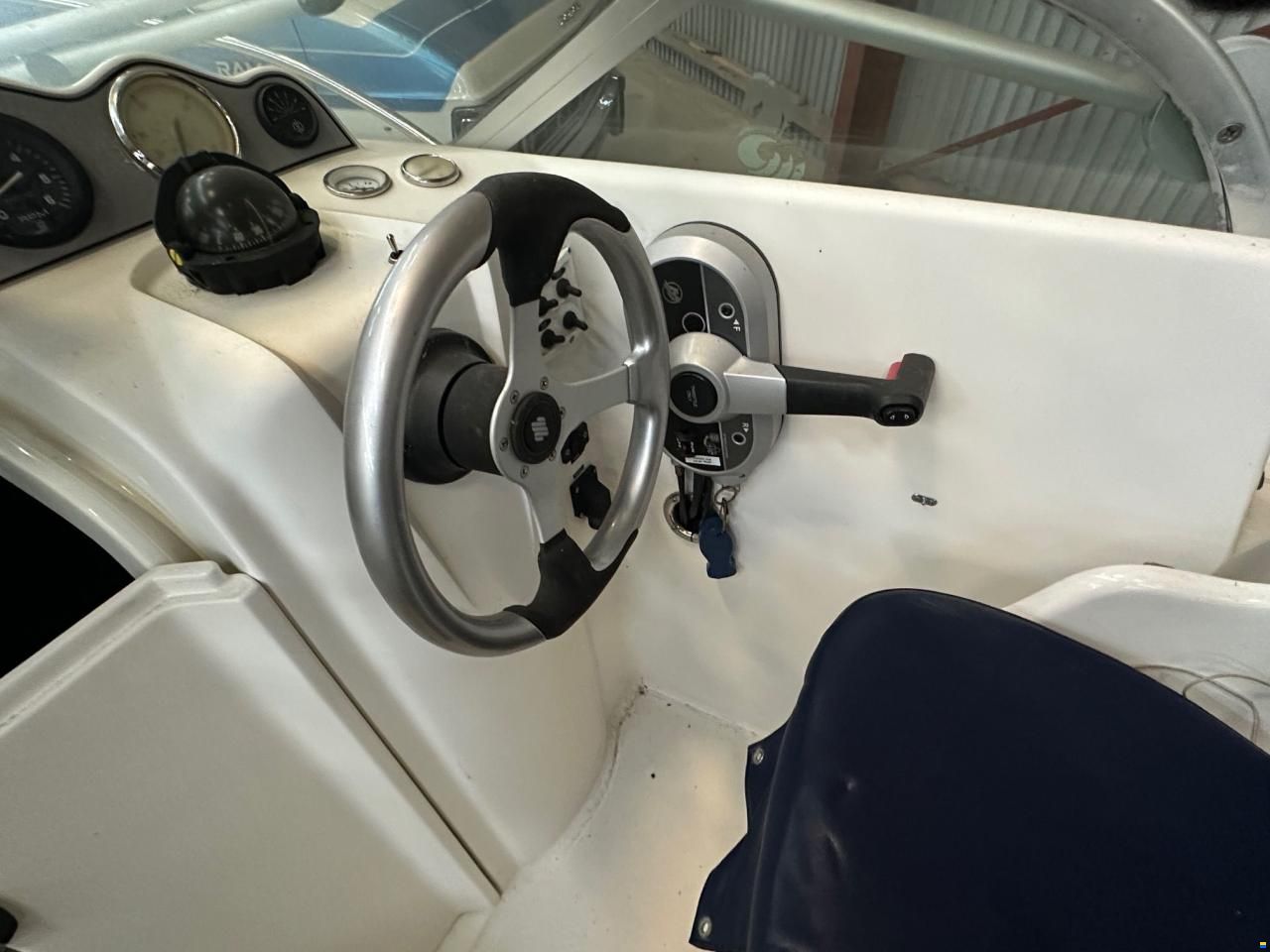 Beneteau Flyer 550 Cabin med trailer og