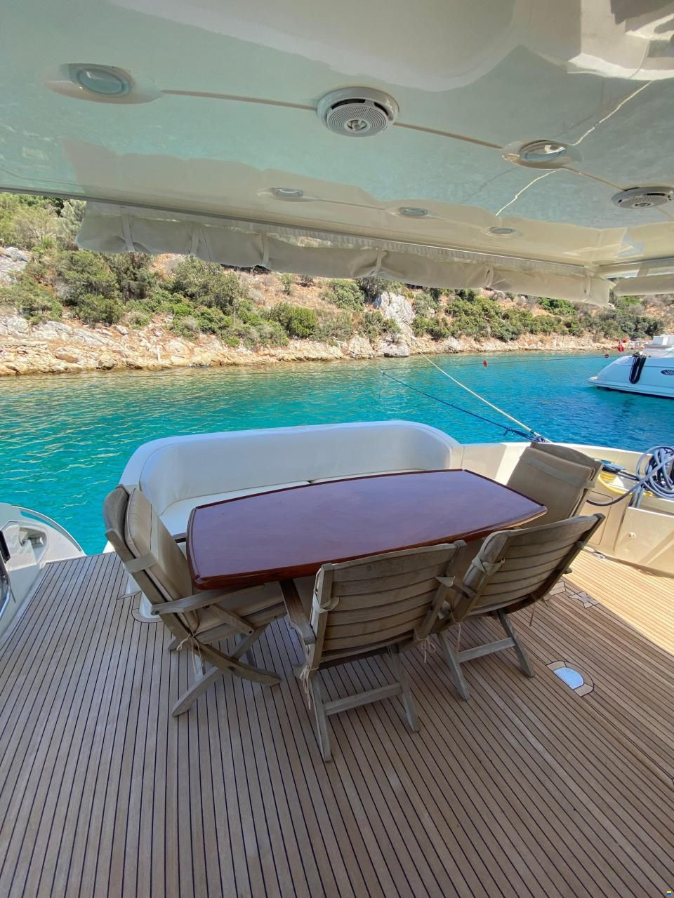 Azimut 68E
