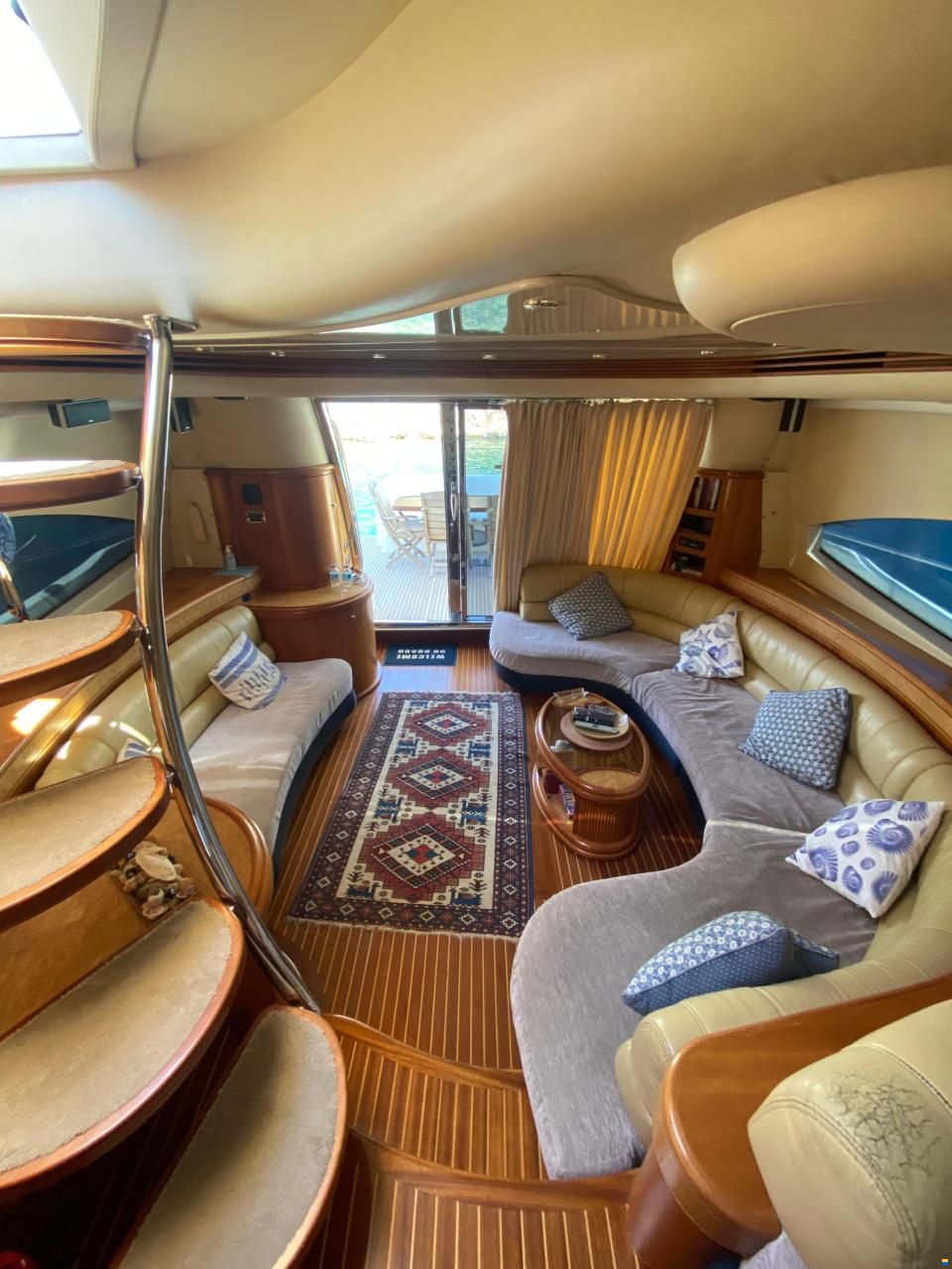 Azimut 68E