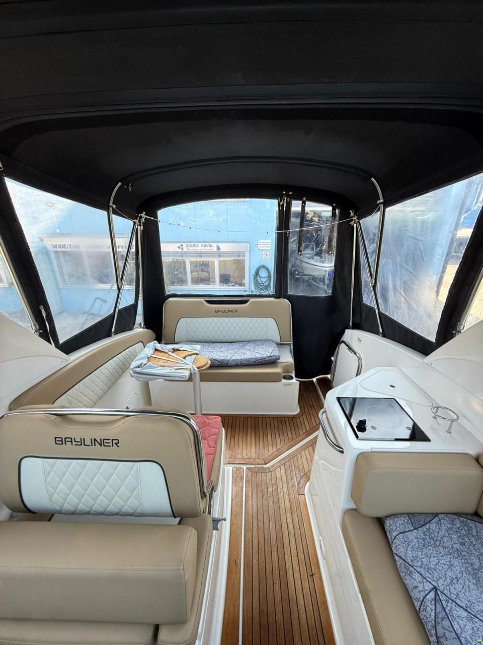 Bayliner 855 Cruiser