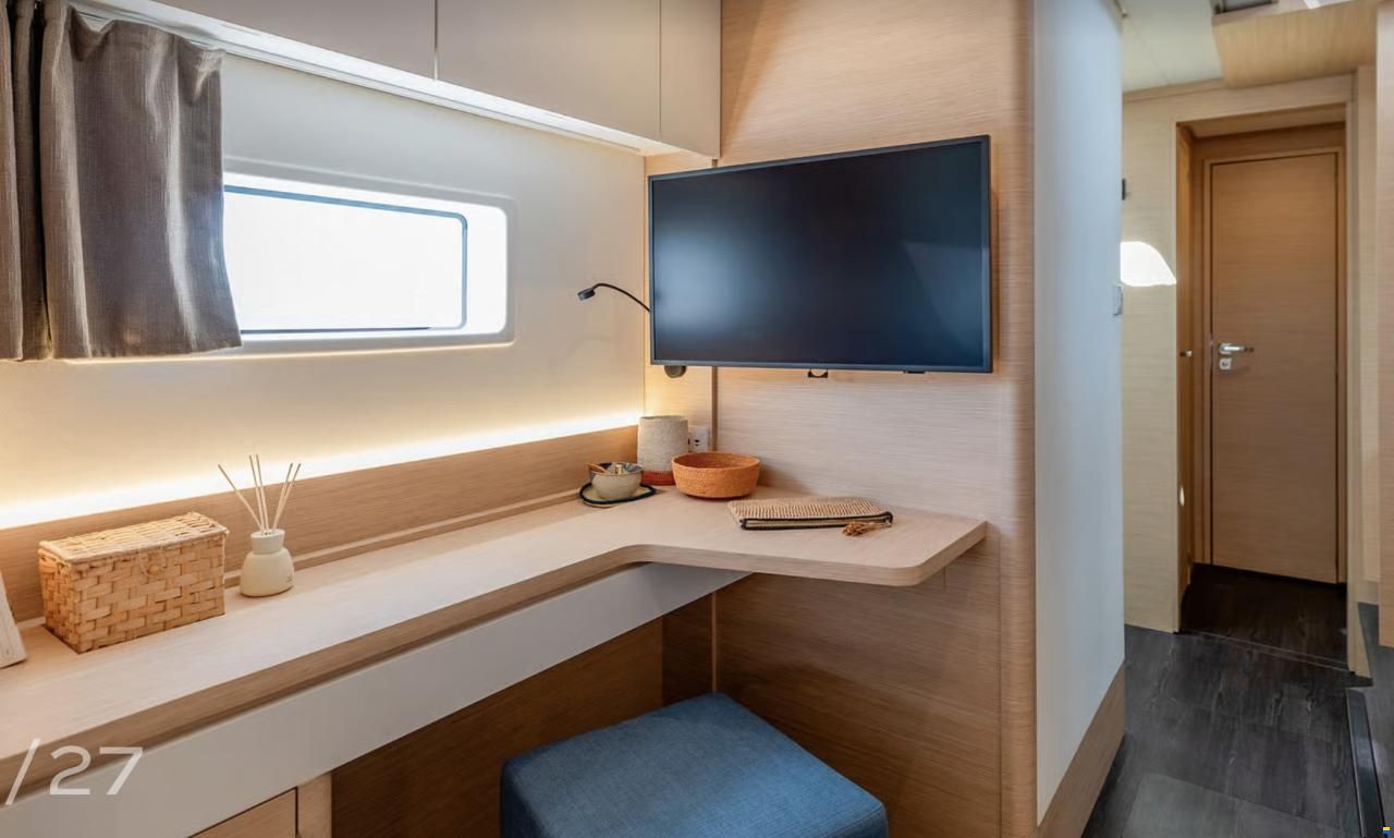 Fountaine Pajot 44