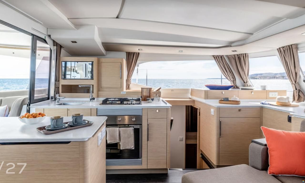Fountaine Pajot 44