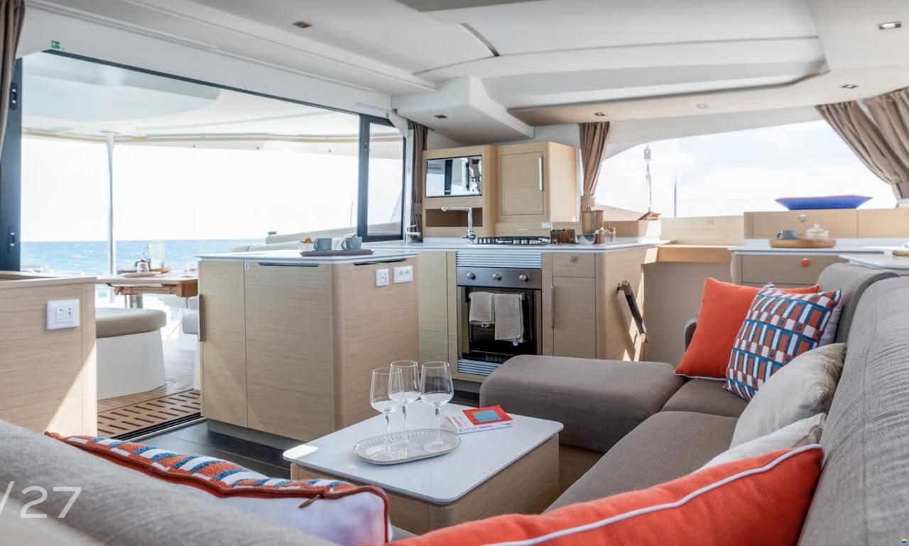 Fountaine Pajot 44