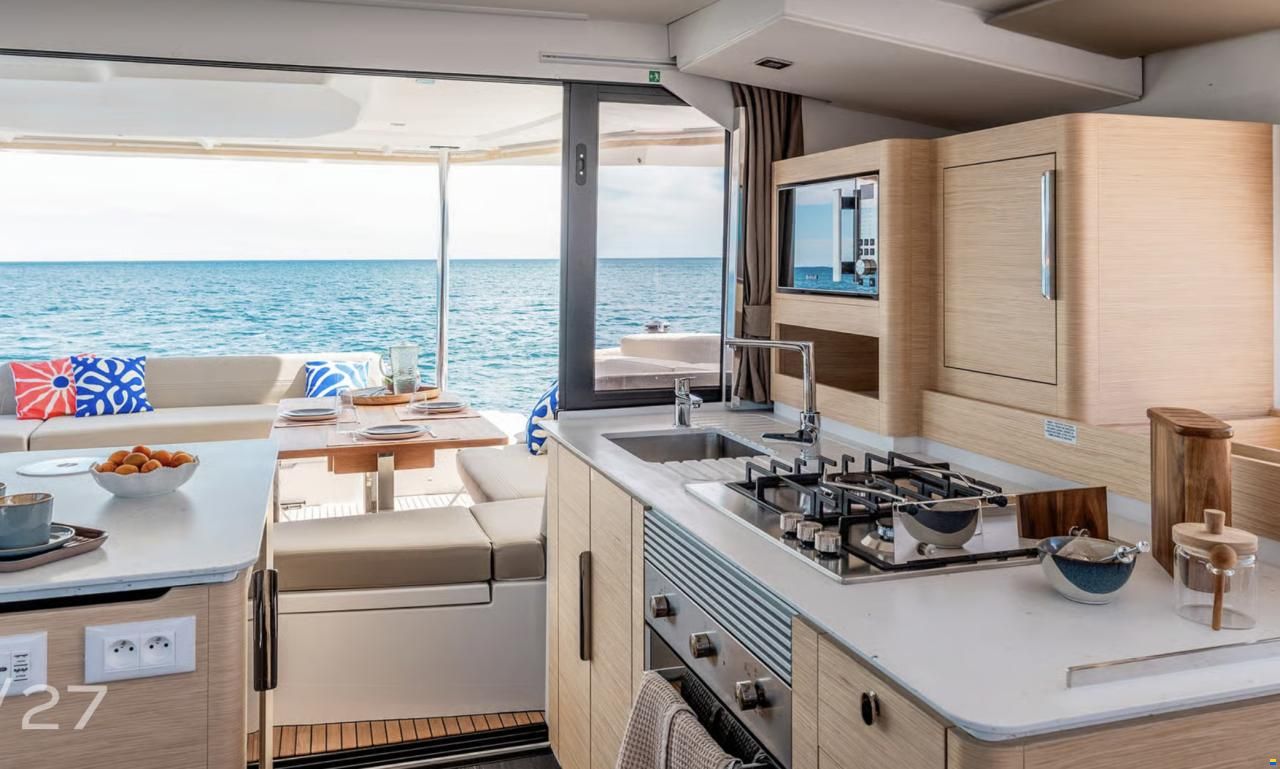 Fountaine Pajot 44