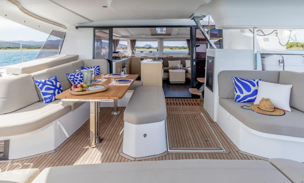 Fountaine Pajot 44