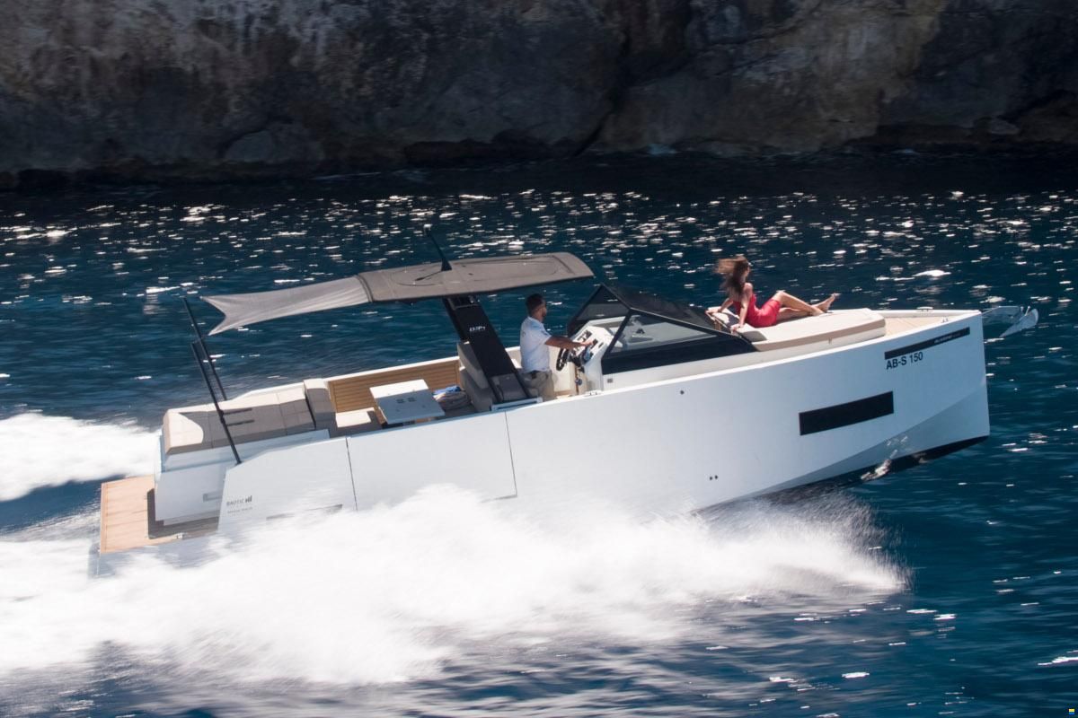 De Antonio D34 Cruiser