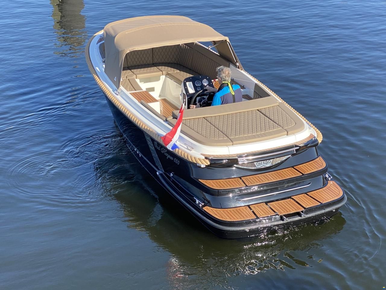 Oud Huijzer 650 Tender