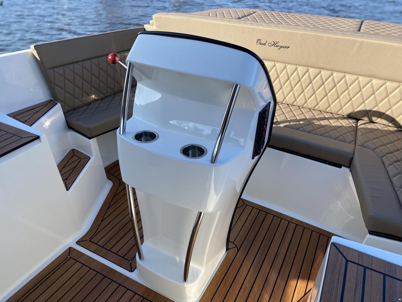 Oud Huijzer 650 Tender