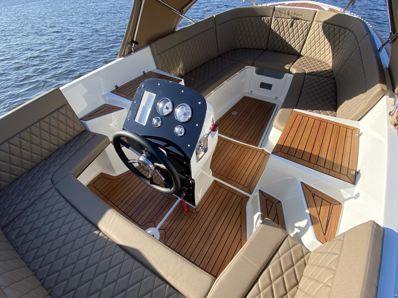 Oud Huijzer 650 Tender