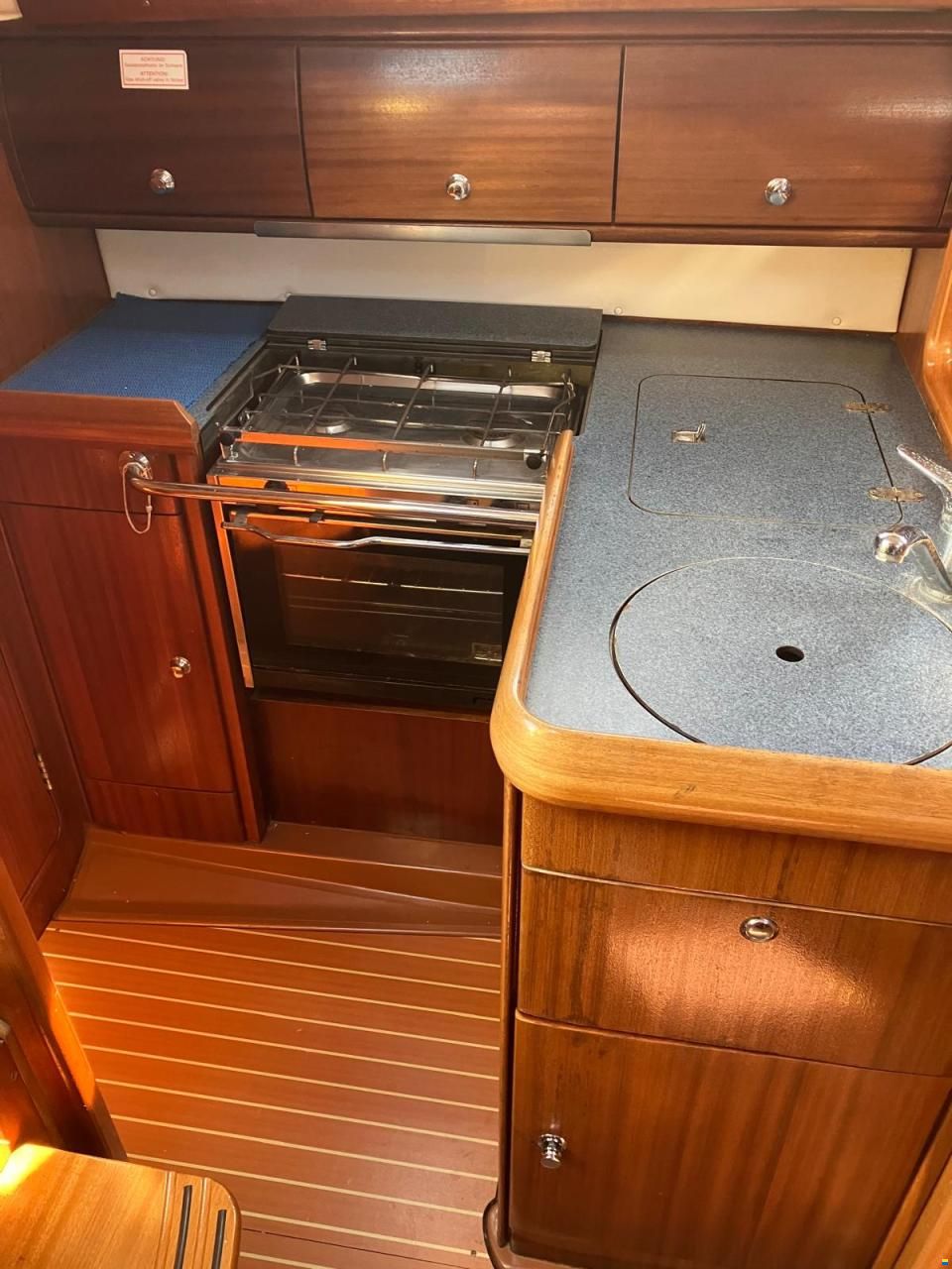 Bavaria 32