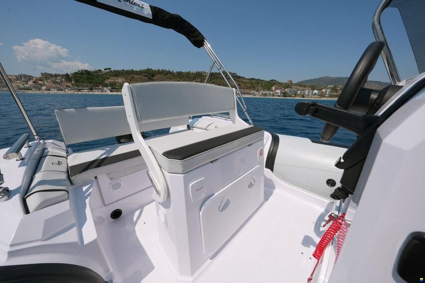 Ranieri GOMMONE RANIERI CAYMAN 19 ESPOSITIVO 202