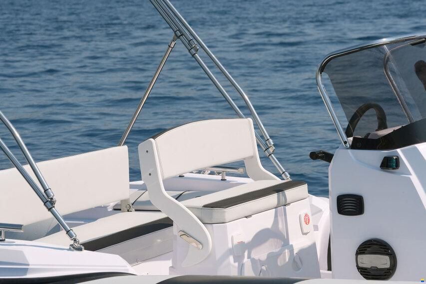 Ranieri GOMMONE RANIERI CAYMAN 19 ESPOSITIVO 202