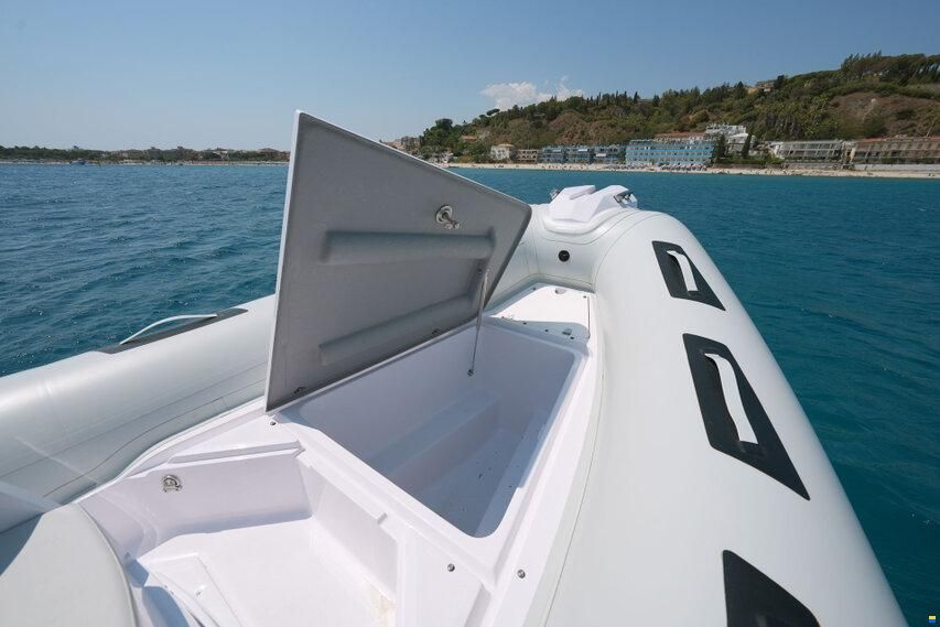 Ranieri GOMMONE RANIERI CAYMAN 19 ESPOSITIVO 202