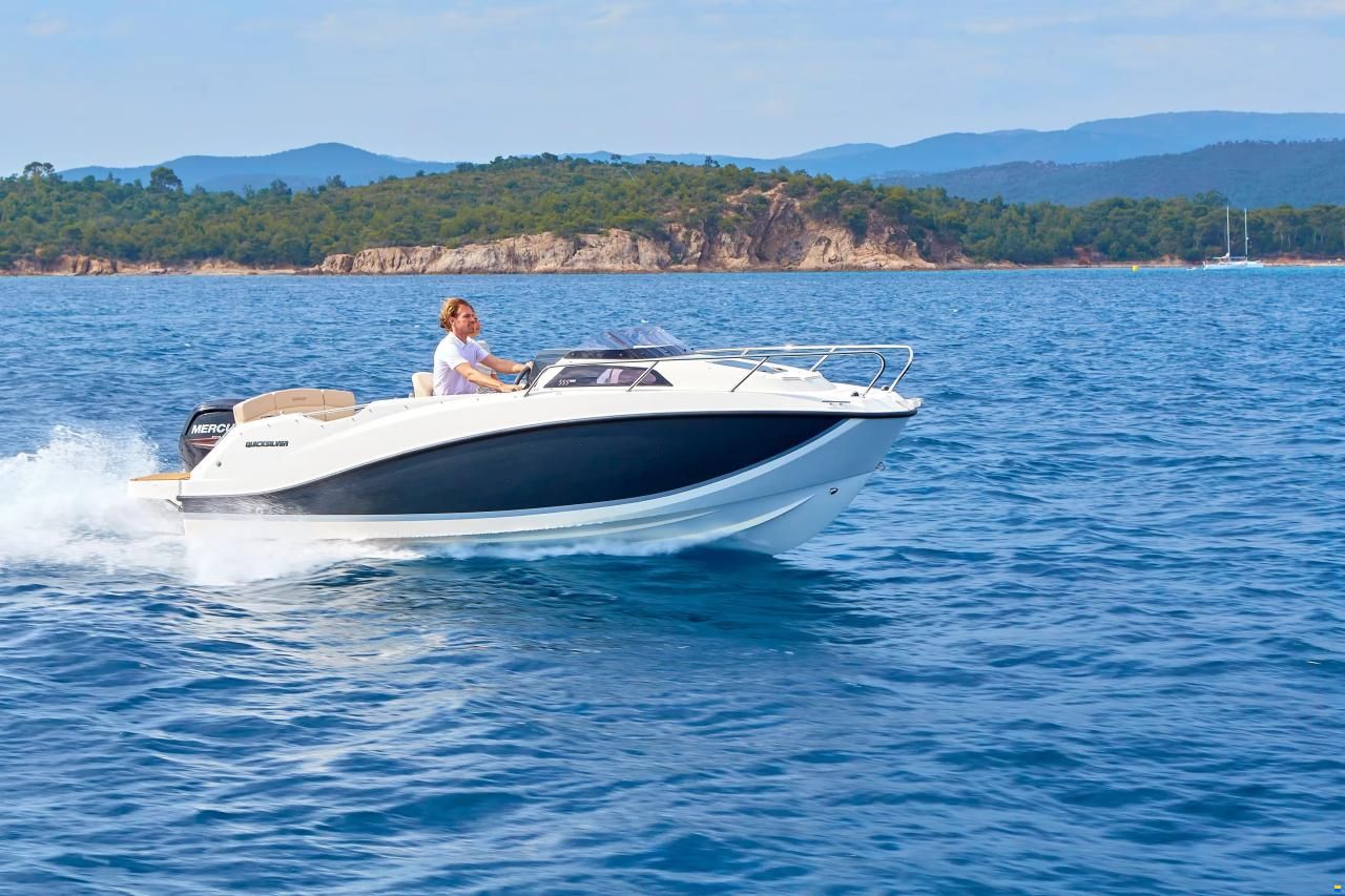 Quicksilver 555 Cabin