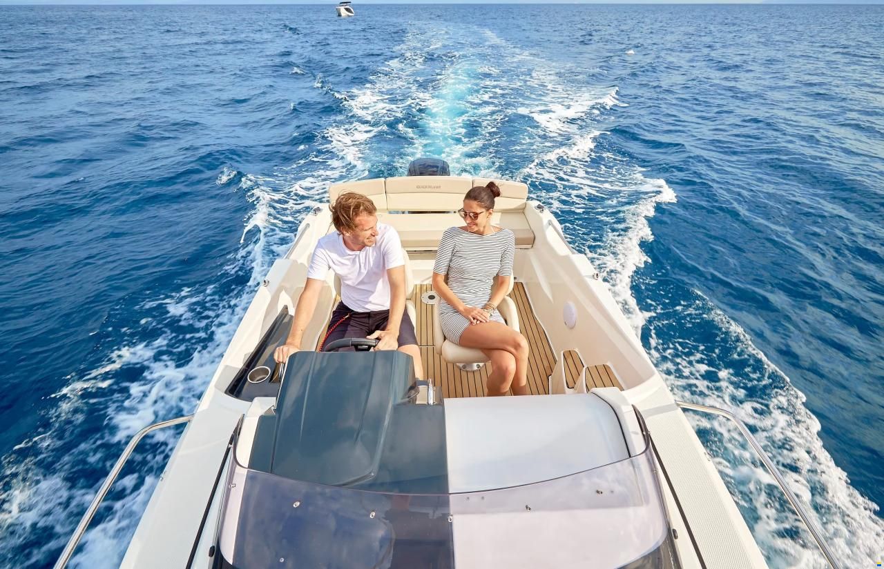 Quicksilver 555 Cabin