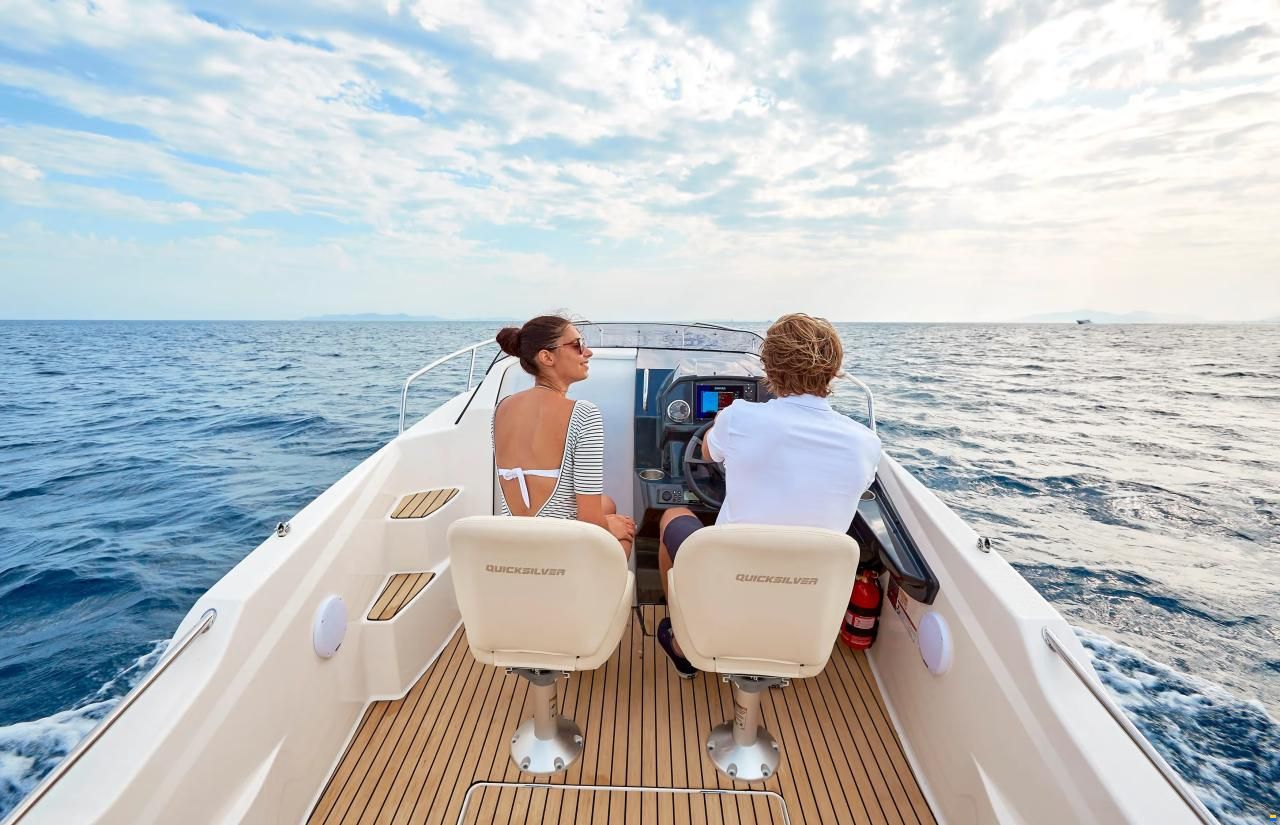 Quicksilver 555 Cabin