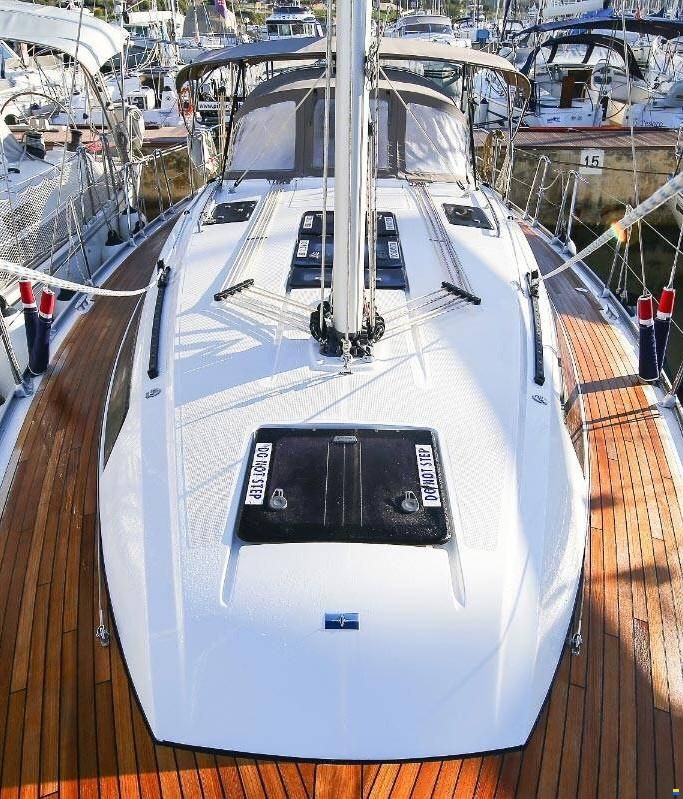 Bavaria 37 Cruiser NEW ENGINE