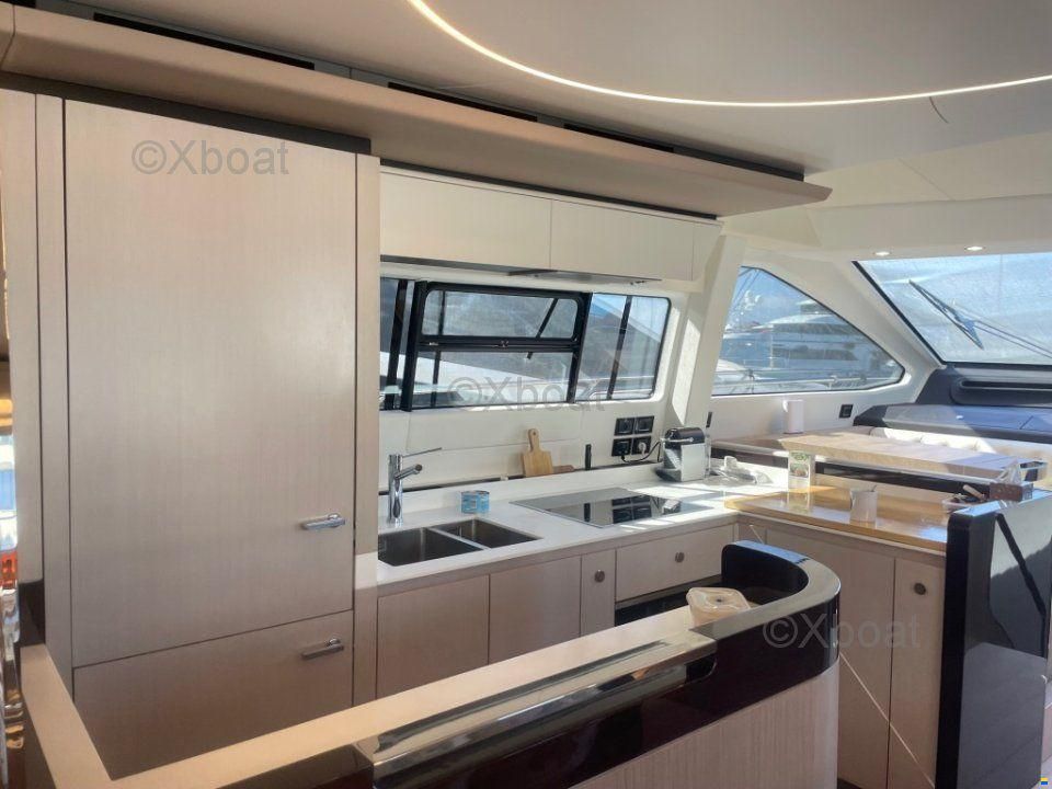 Azimut 72 Fly