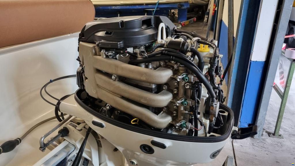 Rascala FM 15 met 40pk 4-takt EFI en trailer (z&eacute;