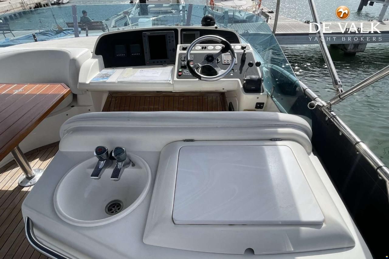 Sealine T51 Motor Yacht