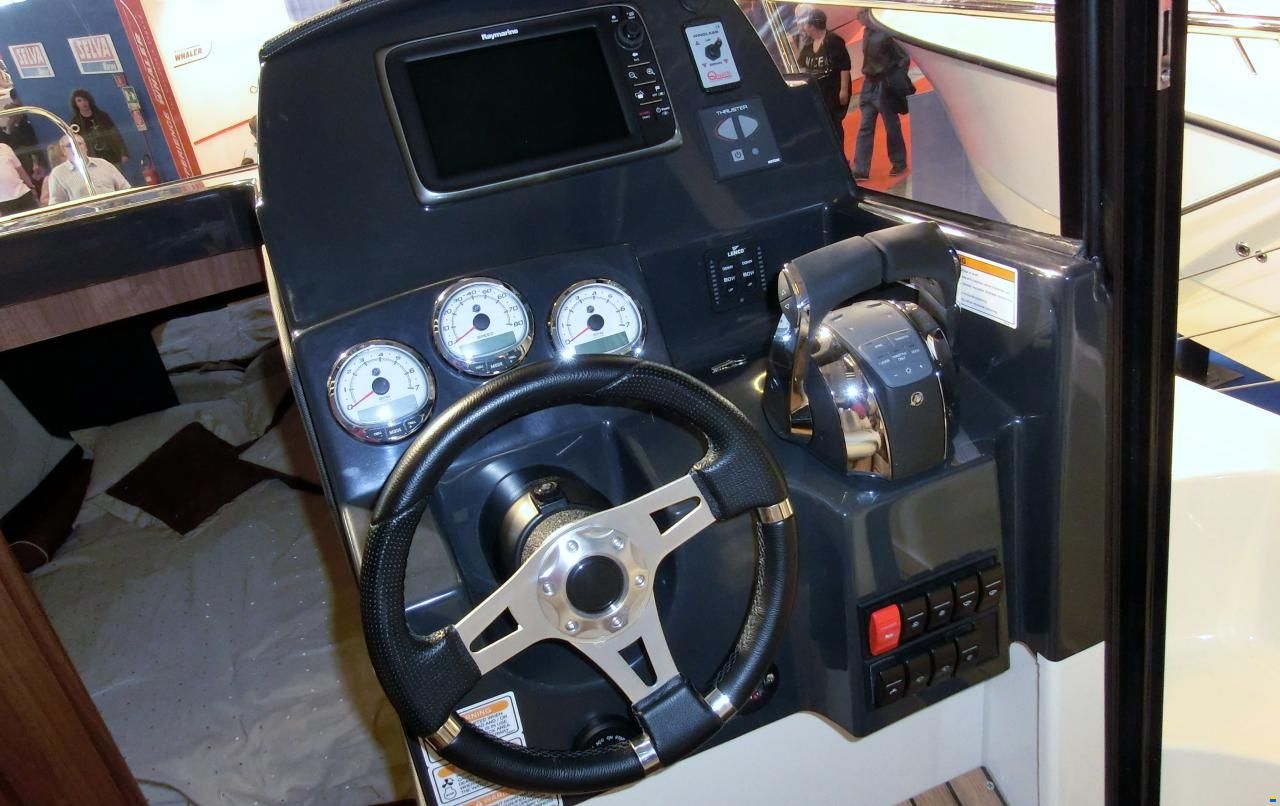 Quicksilver Activ 855 Cruiser