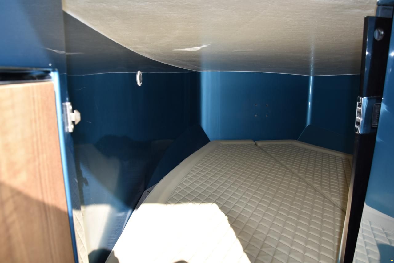 Ganz Boats Ovation 7X Cruiser