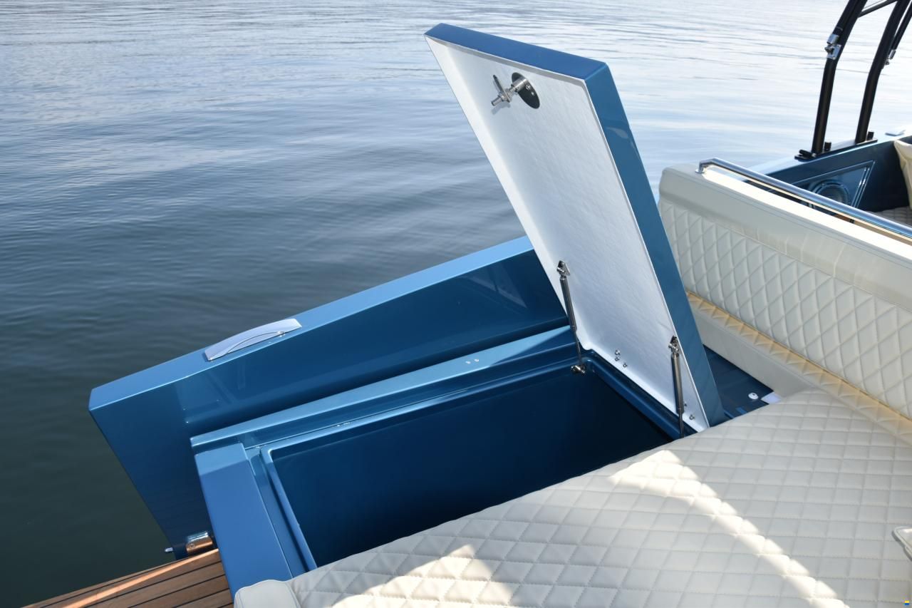 Ganz Boats Ovation 7X Cruiser