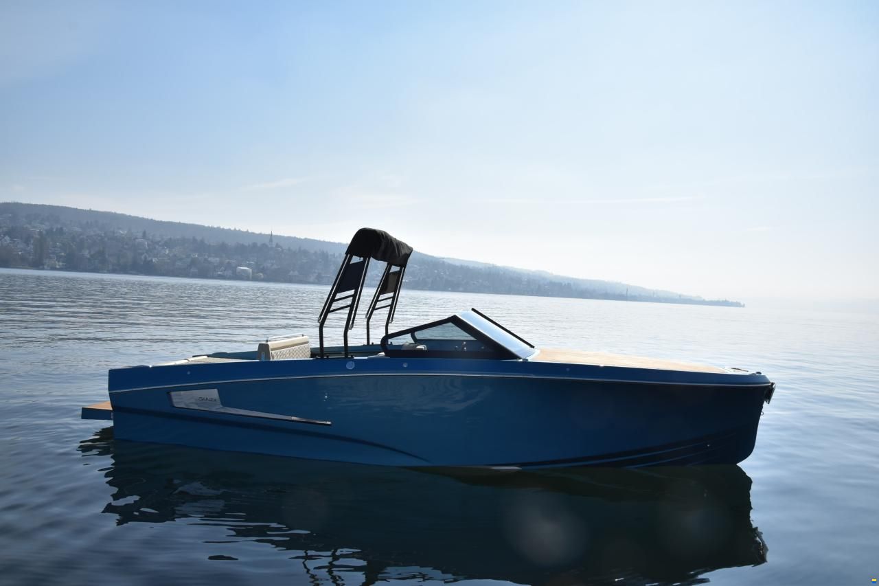 Ganz Boats Ovation 7X Cruiser