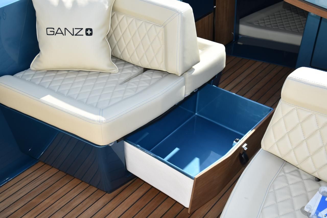 Ganz Boats Ovation 7X Cruiser