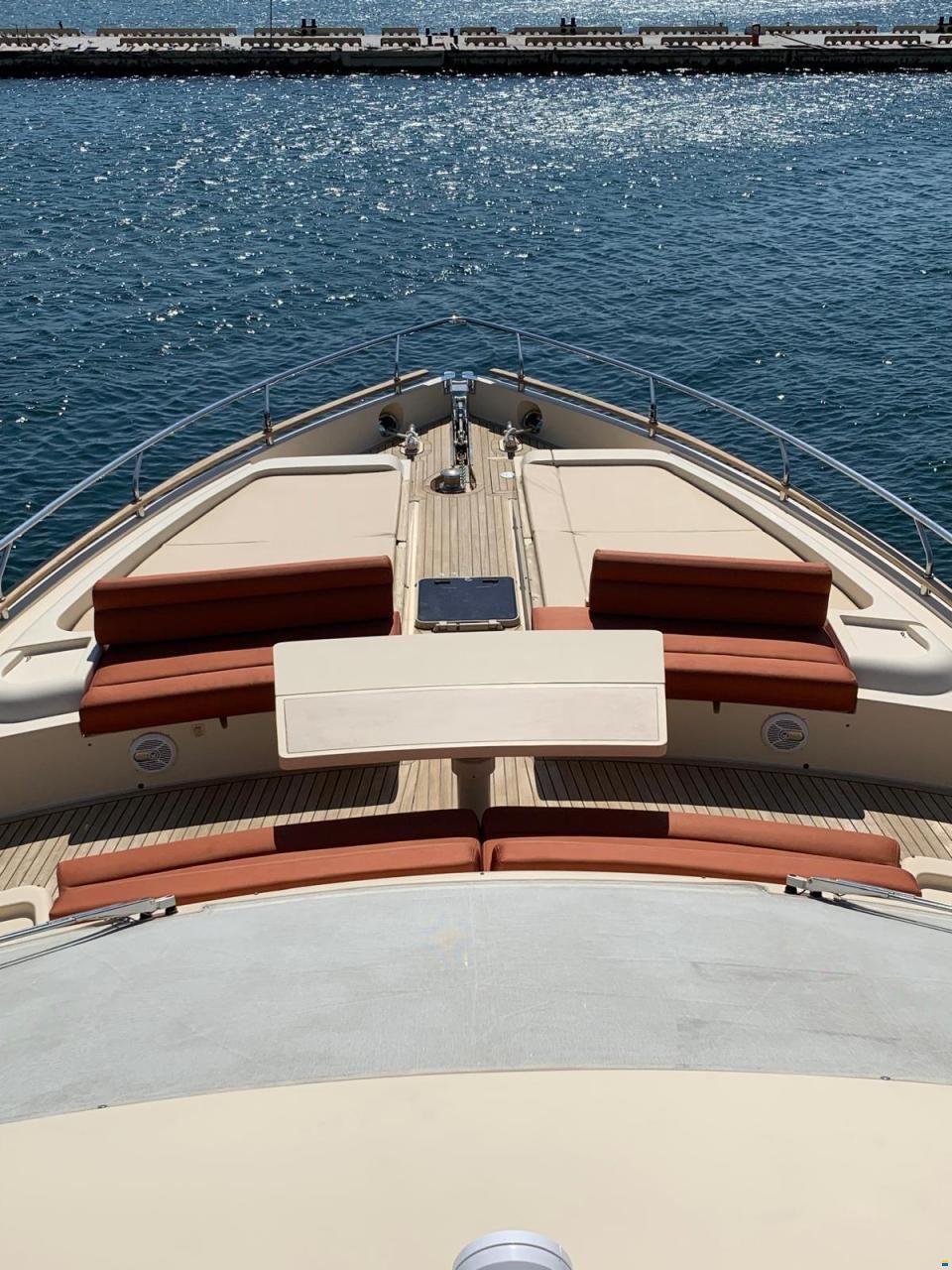 Ferretti Altura 690