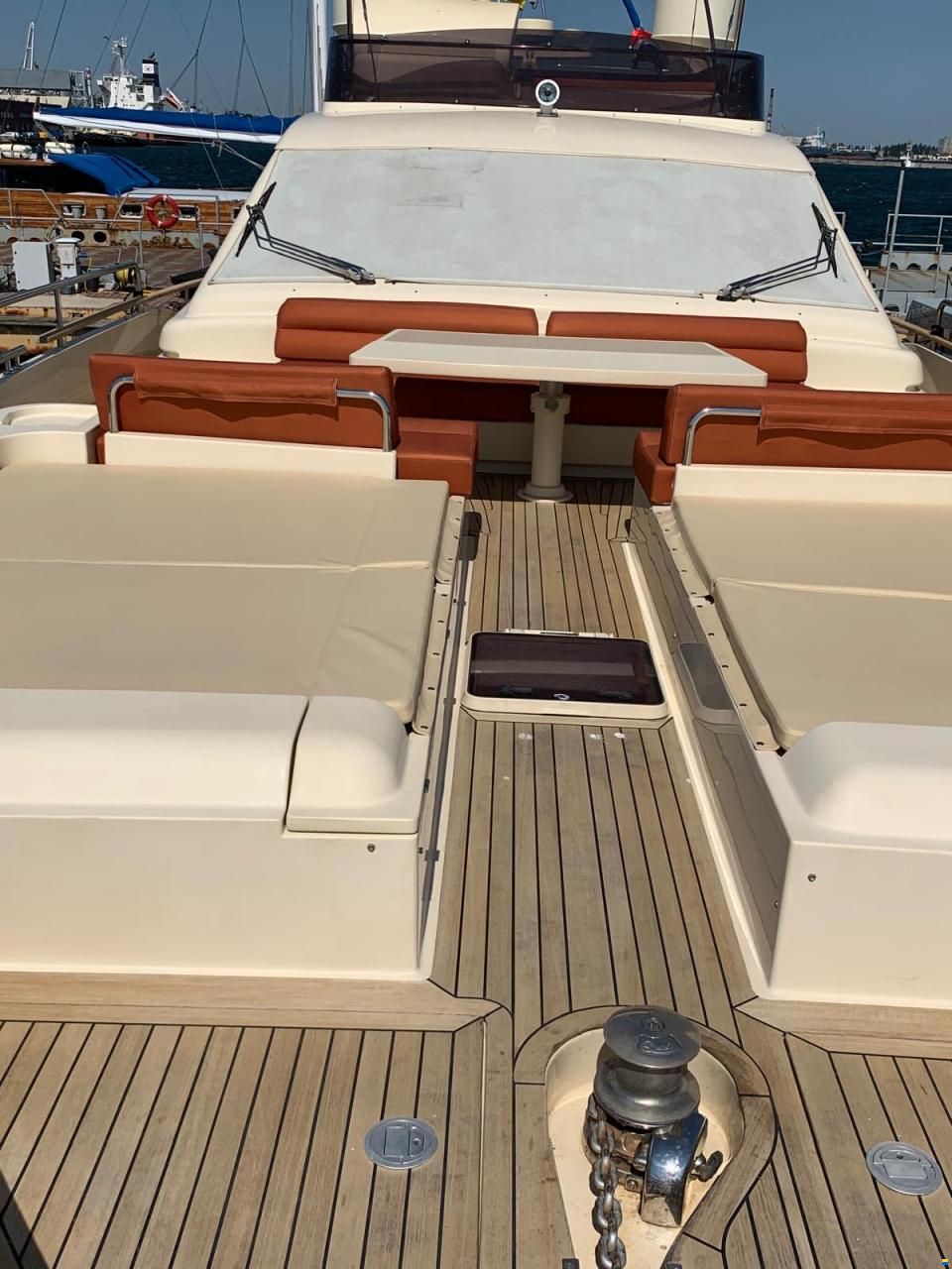 Ferretti Altura 690