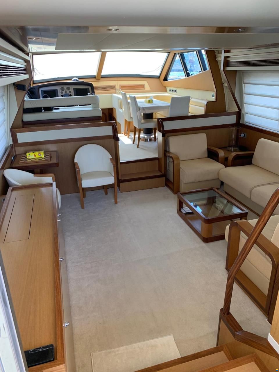 Ferretti Altura 690