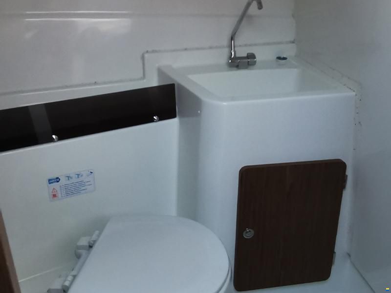 Beneteau Antares 8
