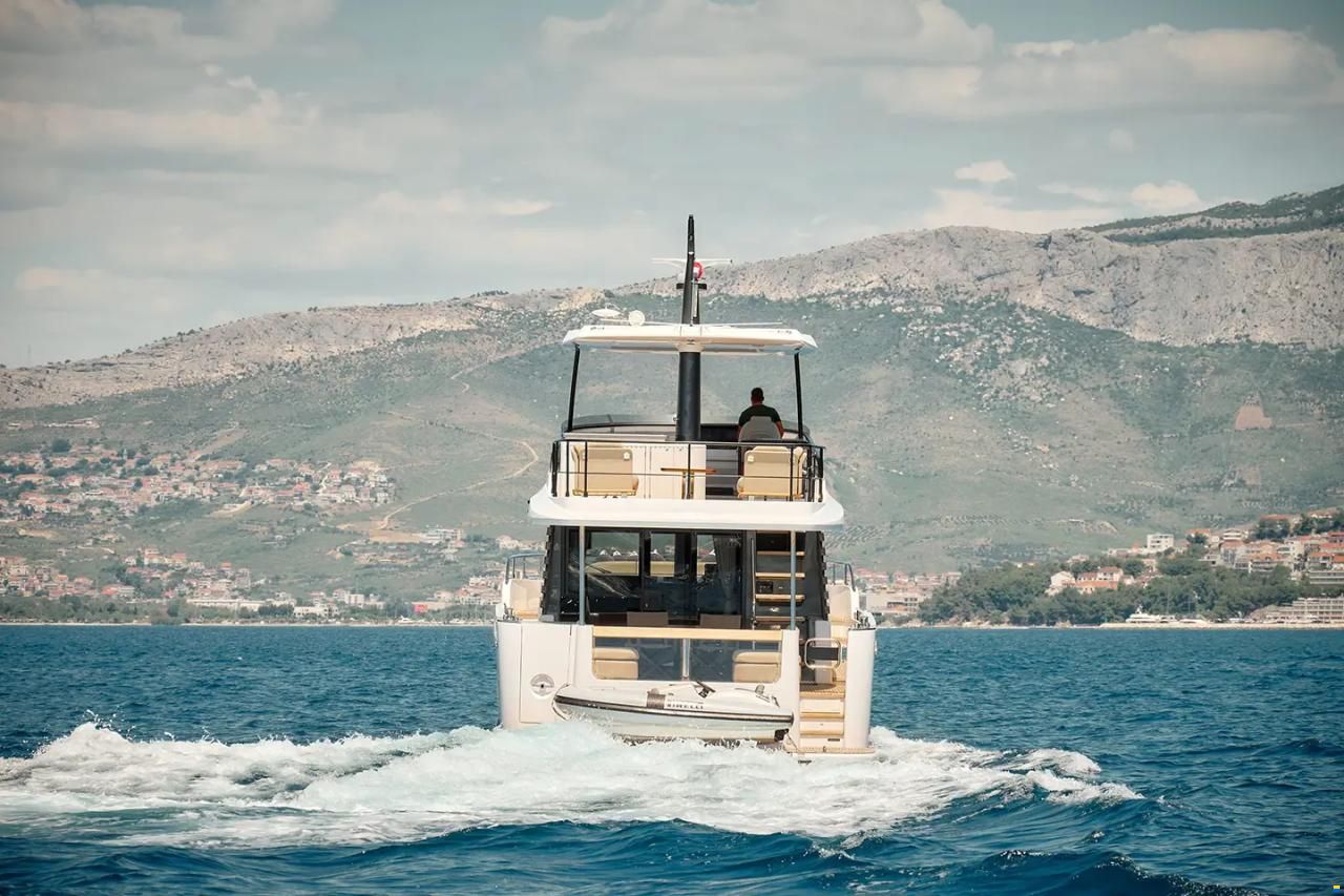 Azimut Magellano 60