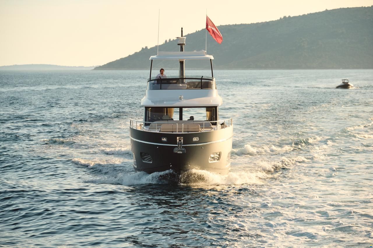 Azimut Magellano 60