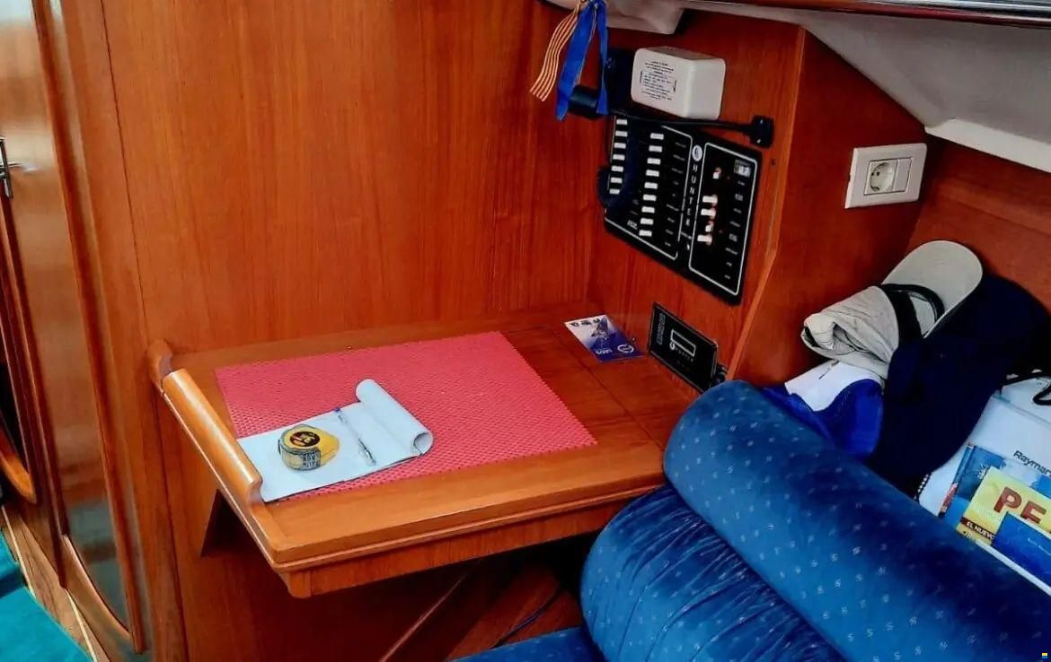 Hunter Marine 326