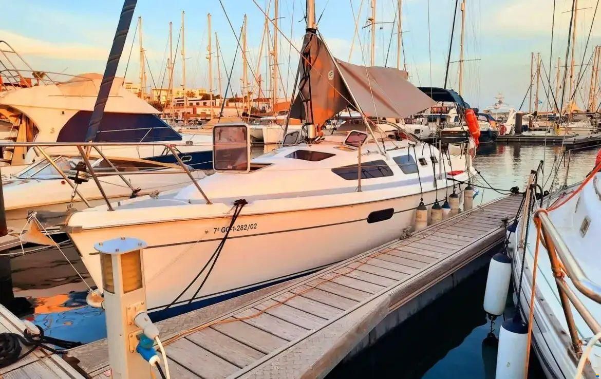 Hunter Marine 326