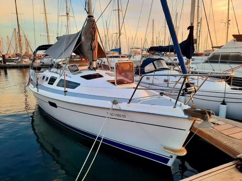 Hunter Marine 326