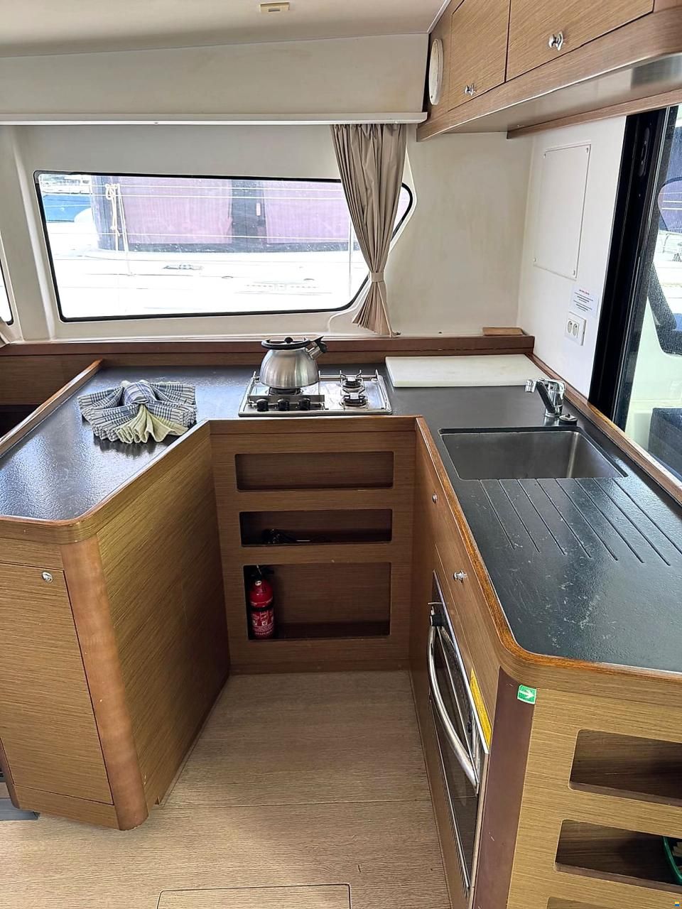 Lagoon 42