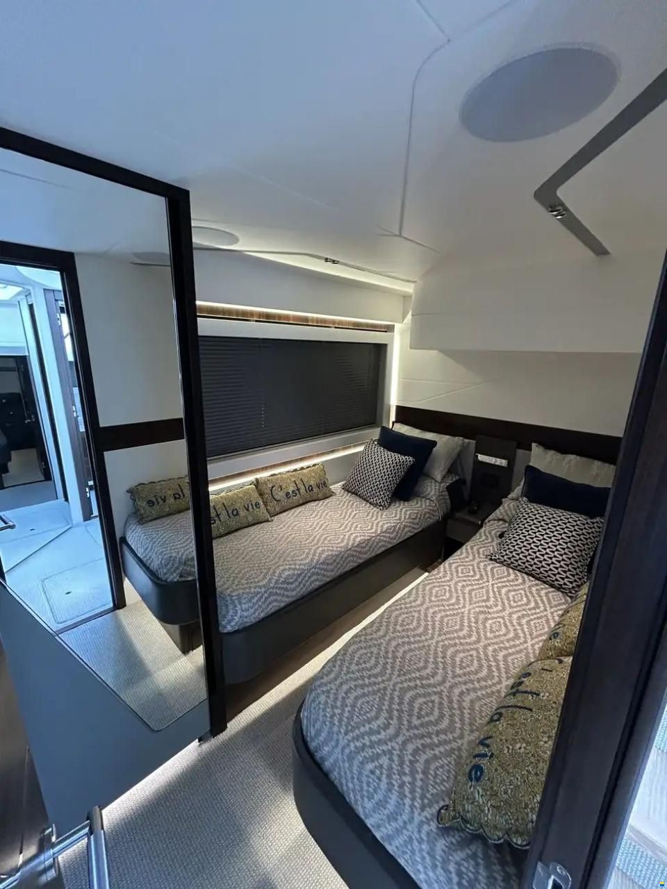 Sunseeker 65 Sport Yacht