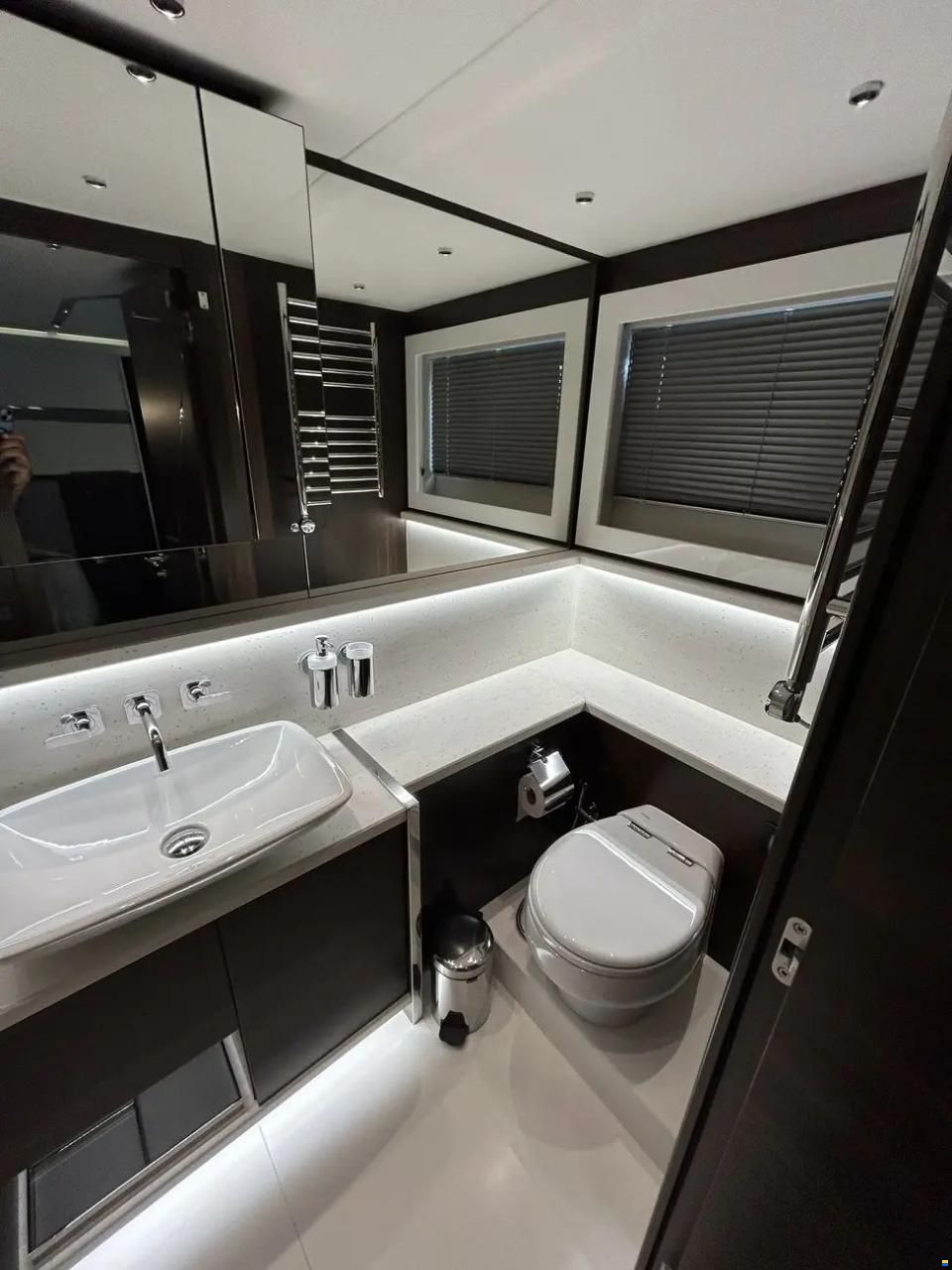 Sunseeker 65 Sport Yacht