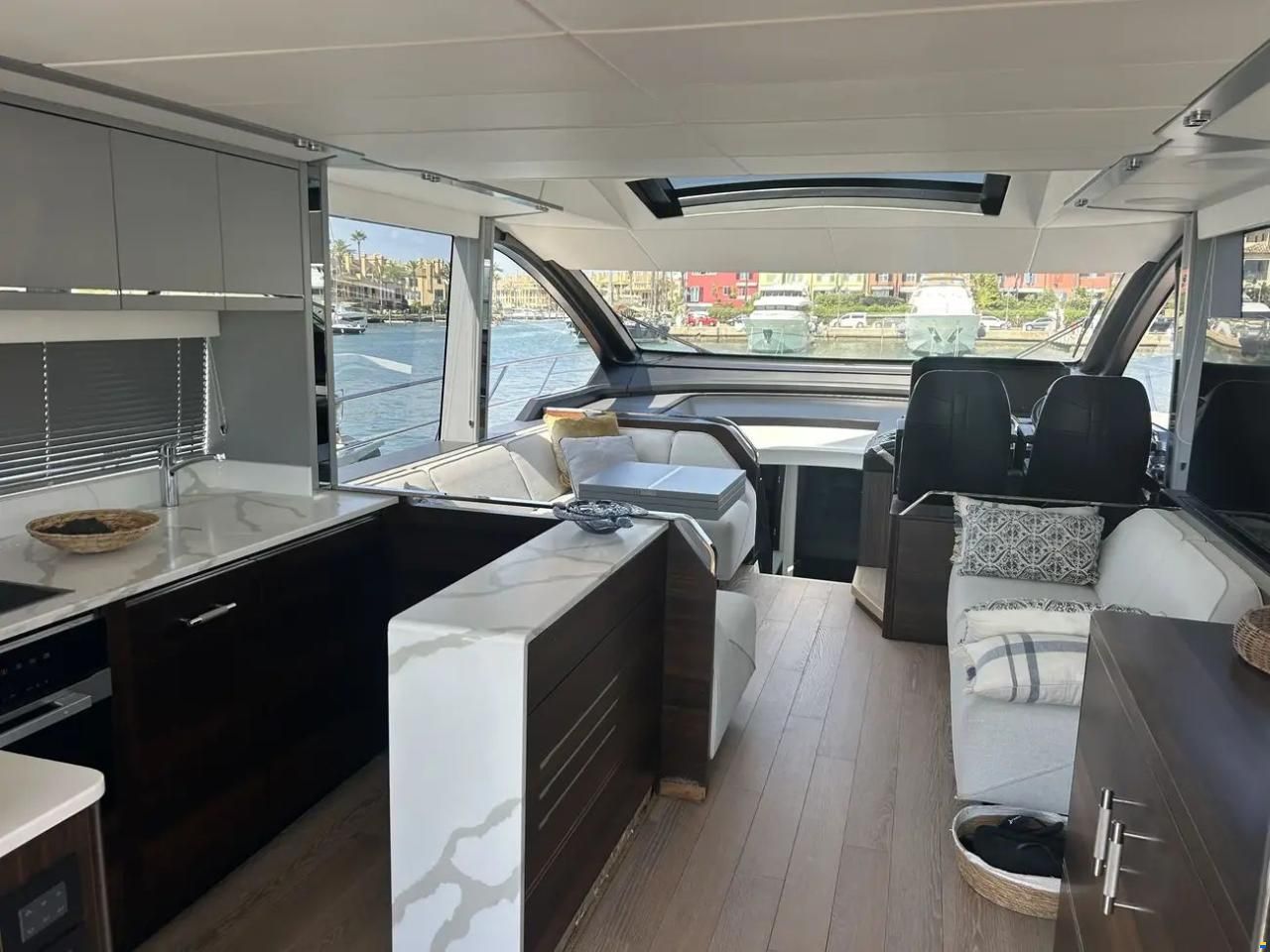 Sunseeker 65 Sport Yacht
