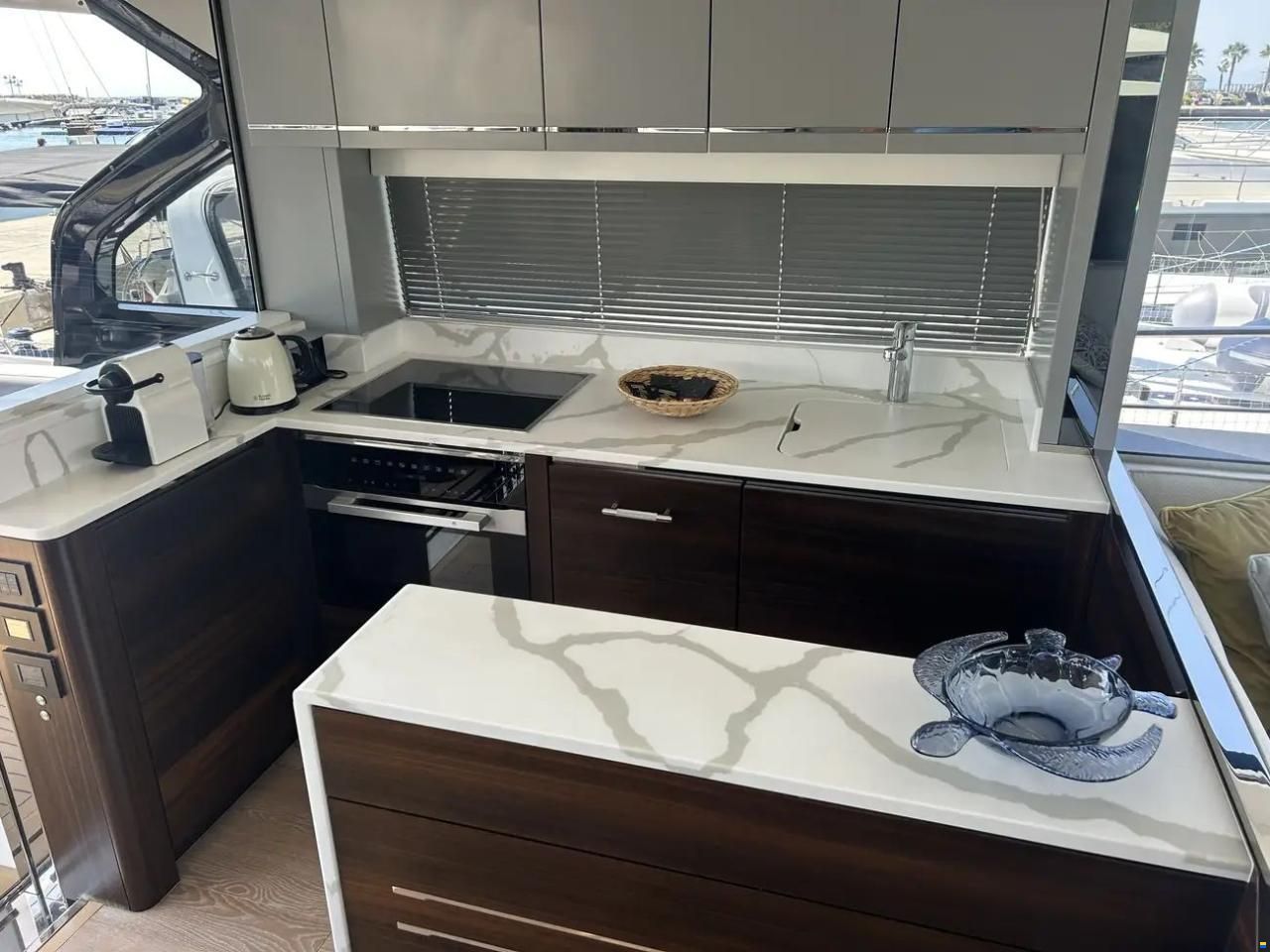 Sunseeker 65 Sport Yacht