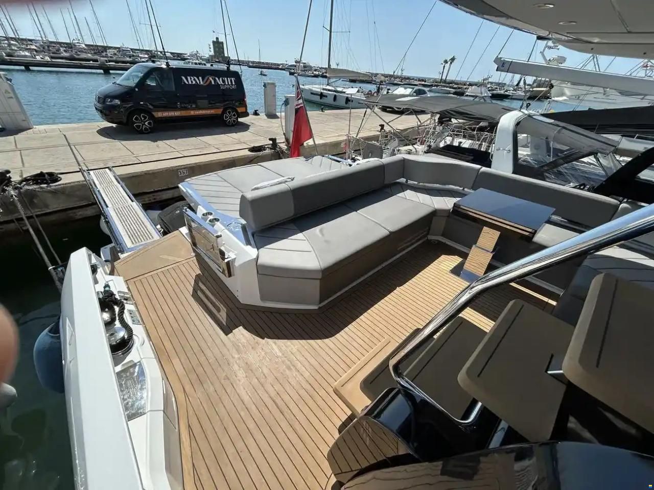 Sunseeker 65 Sport Yacht