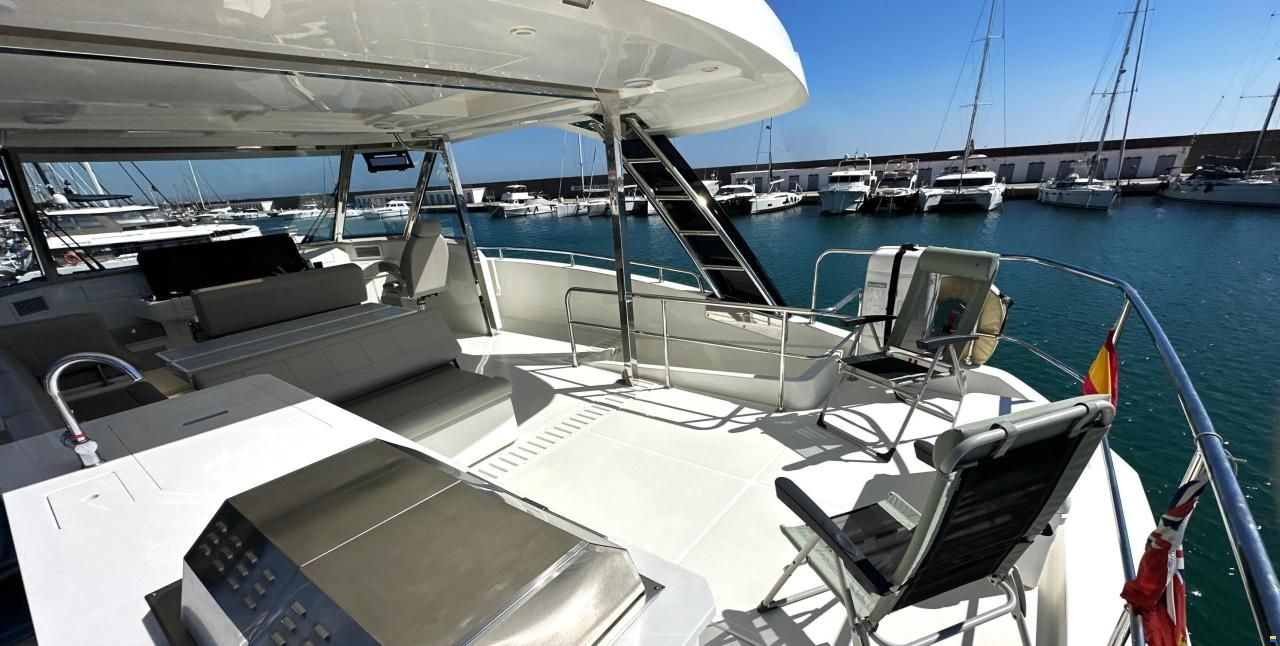 AQUILA 54 Yacht