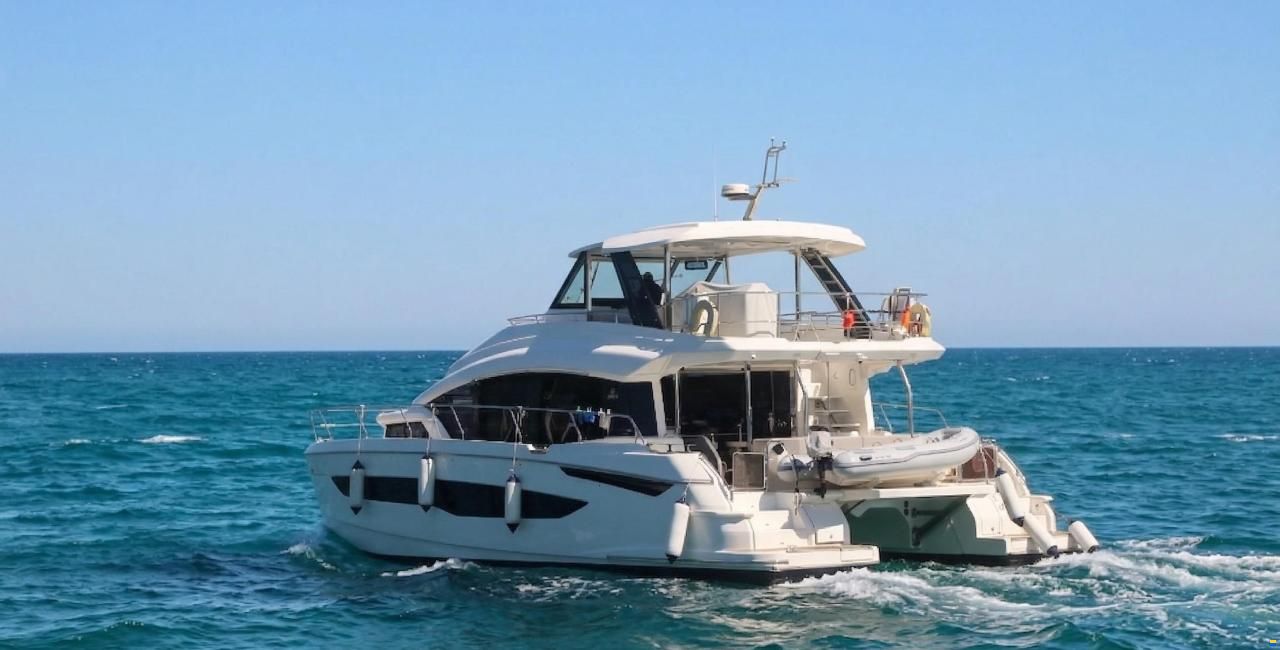 AQUILA 54 Yacht